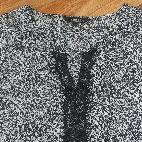 Pretty Blouse Express Size: S - Picture 3 of 6